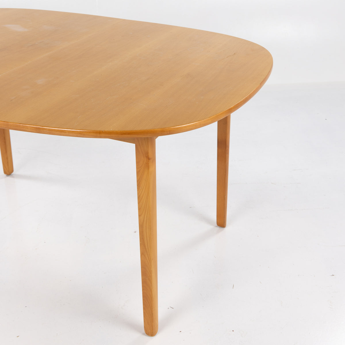 Rungstedlund' dining table in cherry