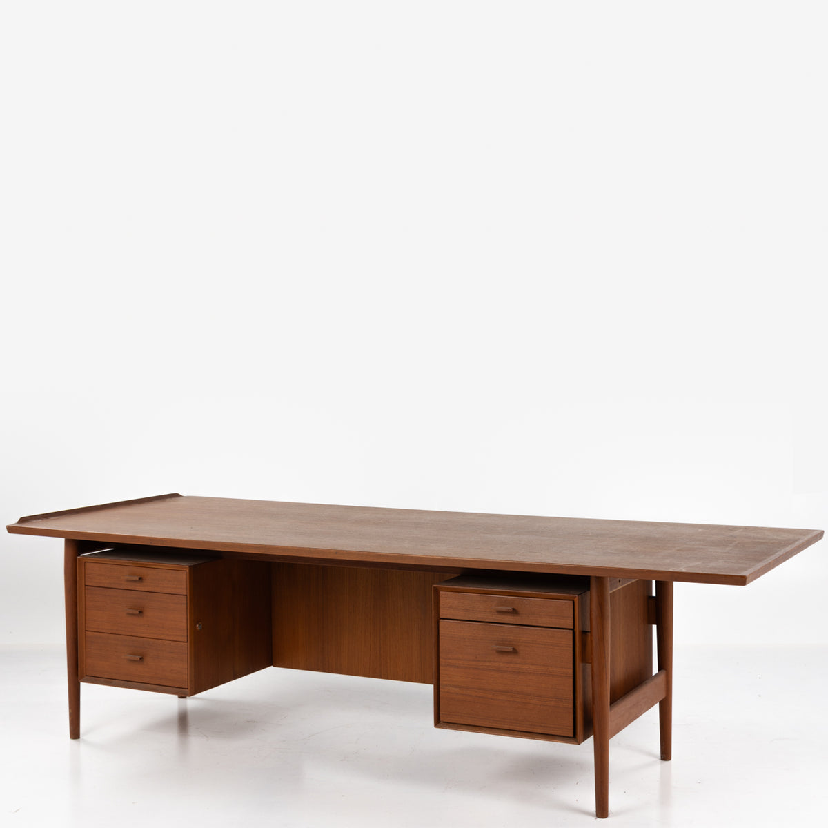 Model 216 - Skrivebord i teak