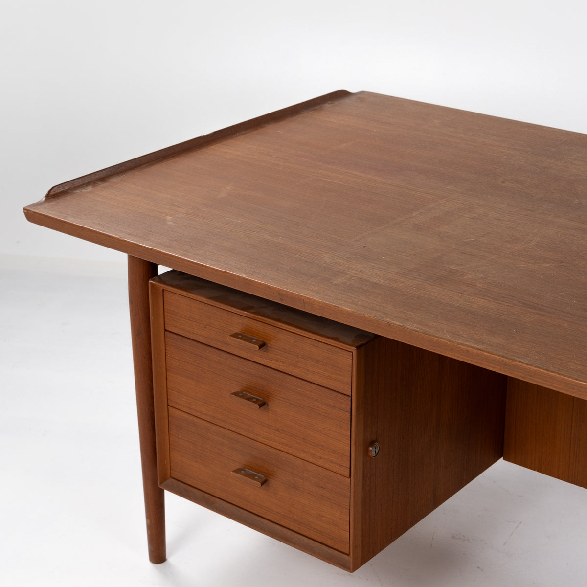 Model 216 - Skrivebord i teak