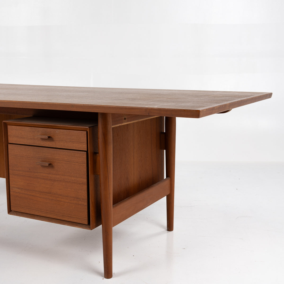 Model 216 - Skrivebord i teak