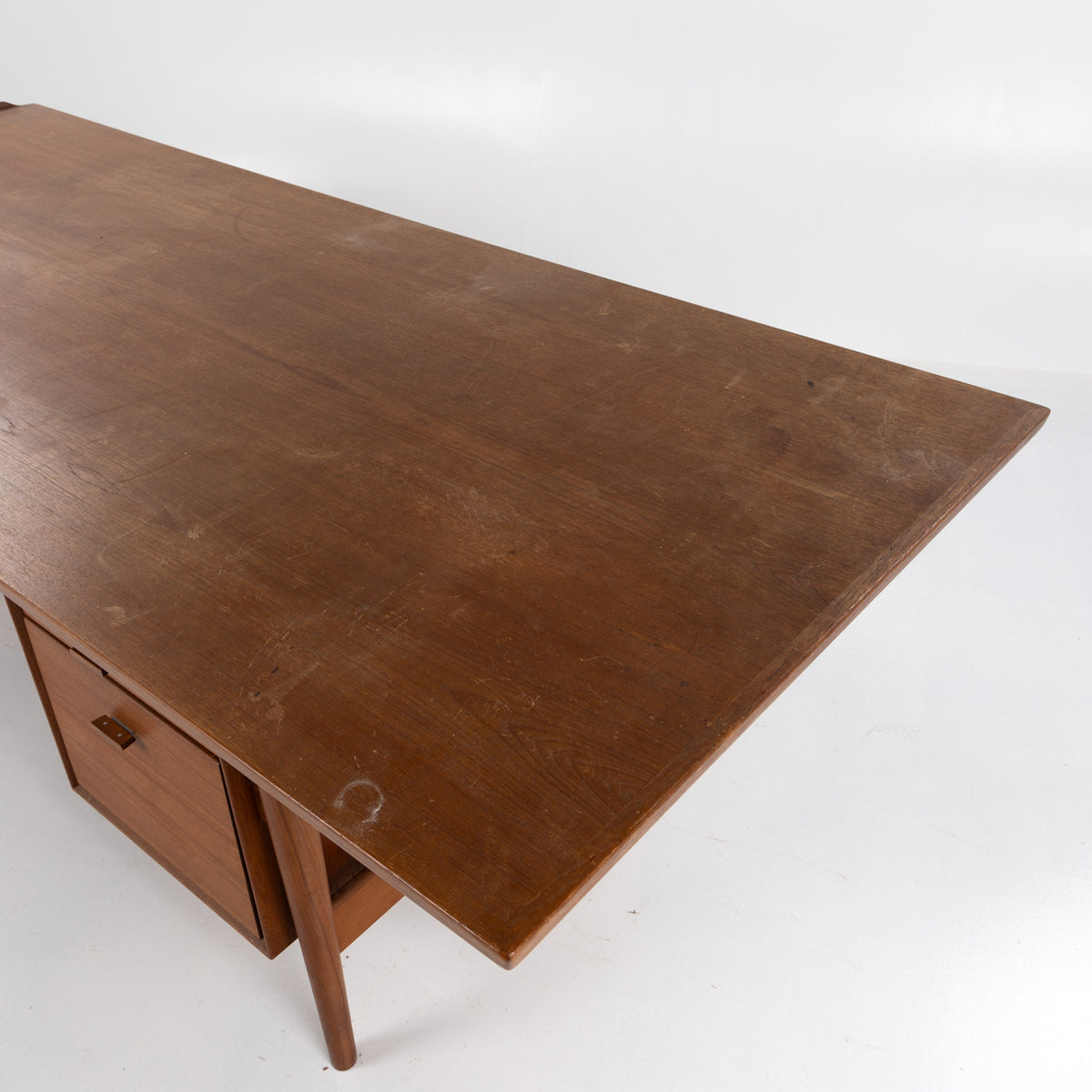 Model 216 - Skrivebord i teak