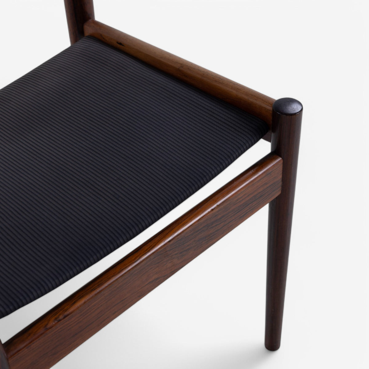 Dining chair in rosewood