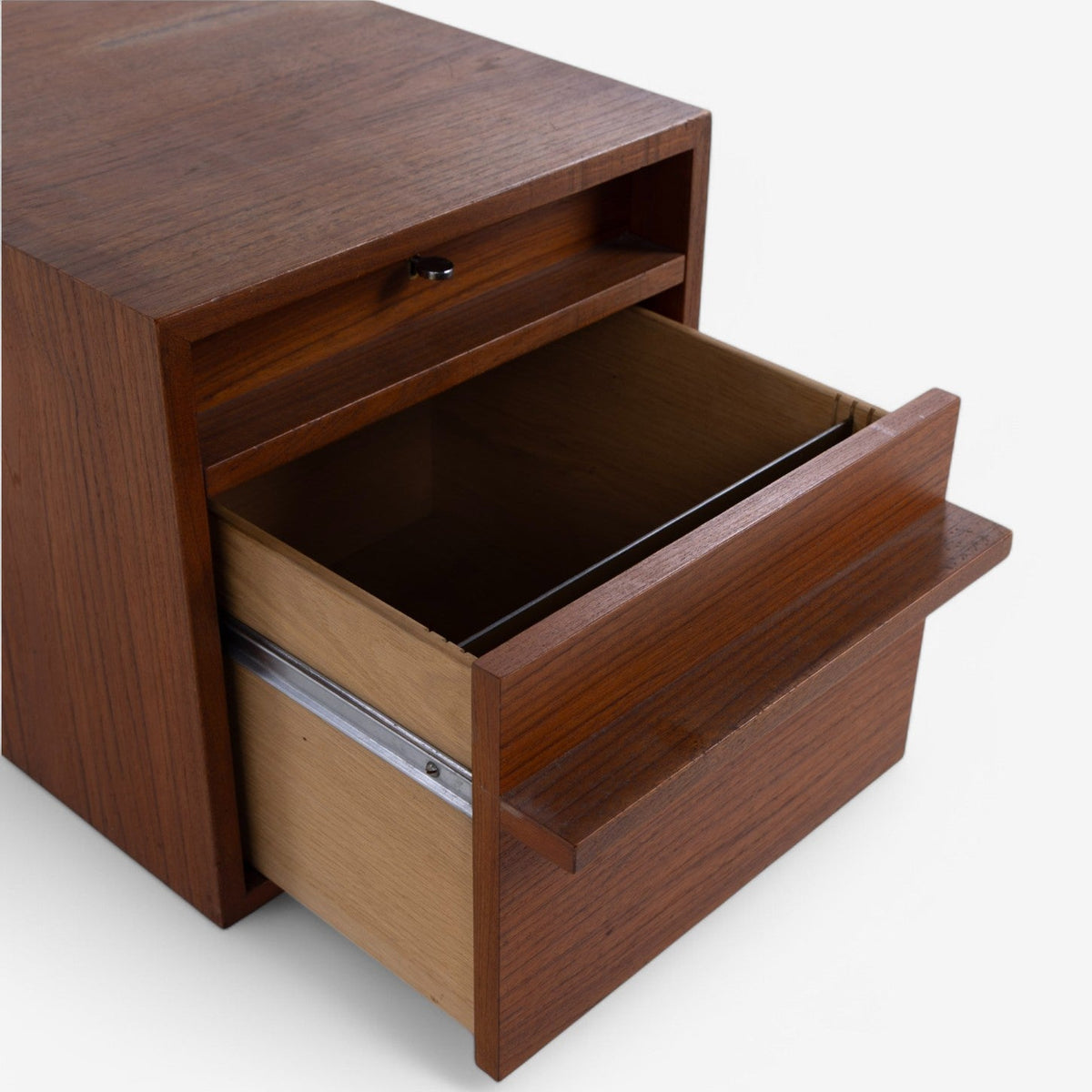 Filing cabinet in teak