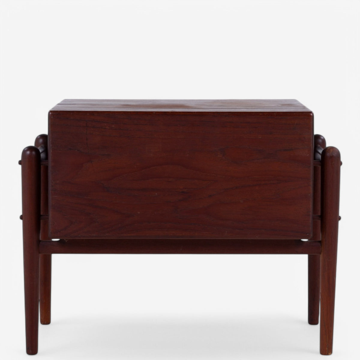 Sewing table in teak