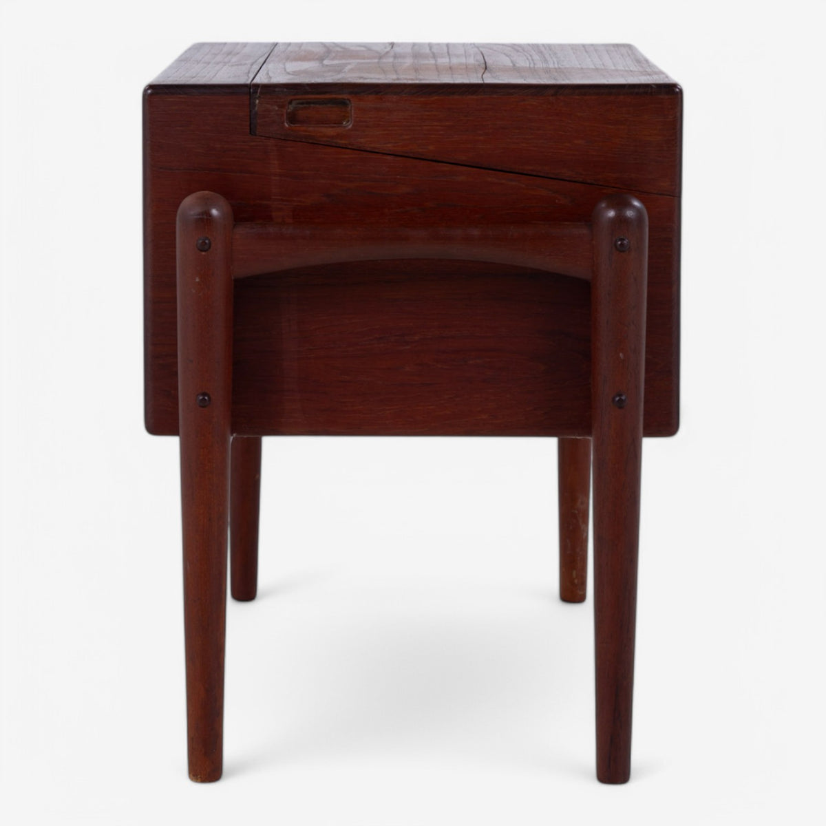 Sewing table in teak