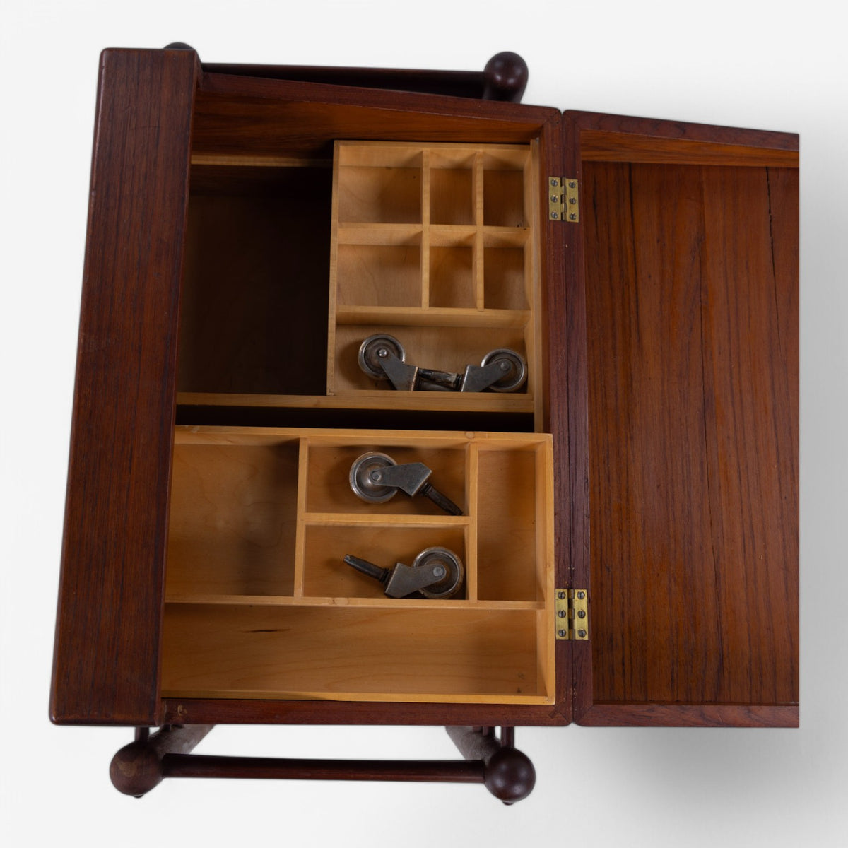 Sewing table in teak