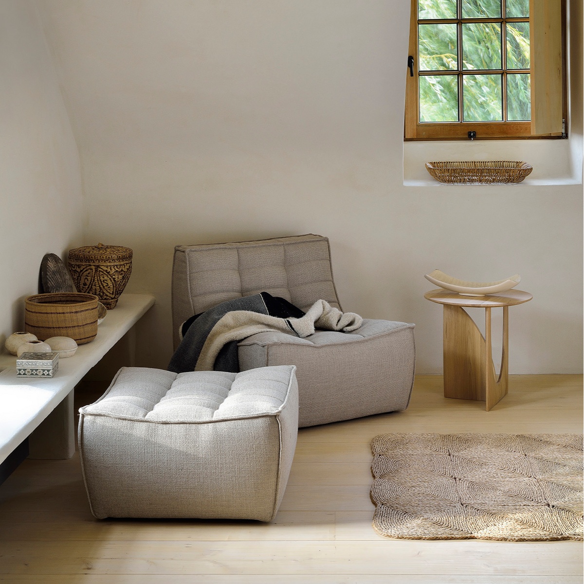 N701 - Stool for modular sofa