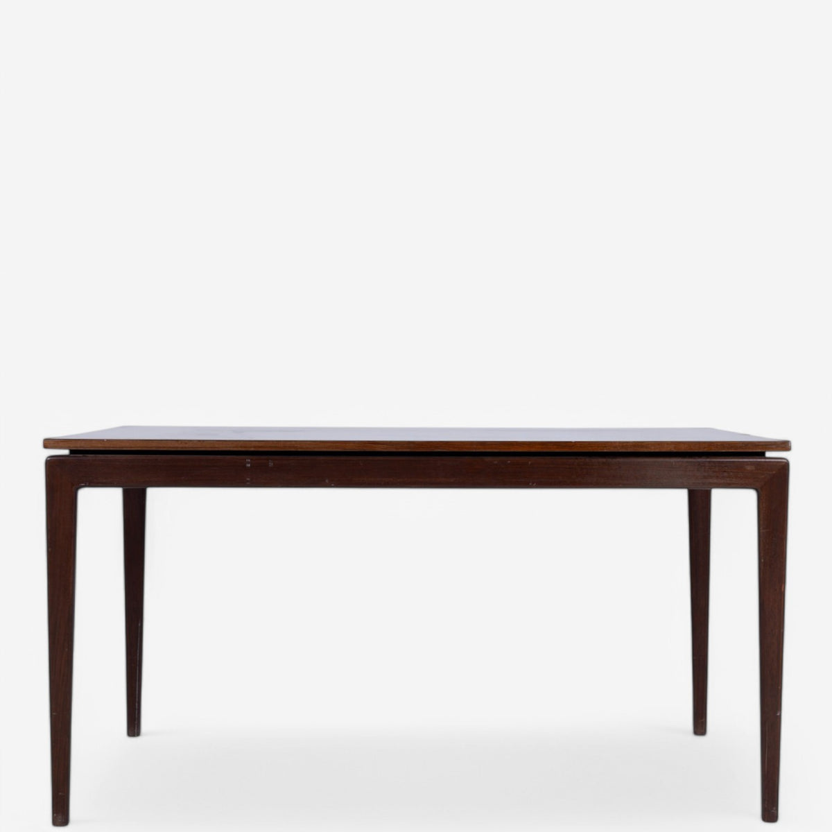 Dining table in rosewood