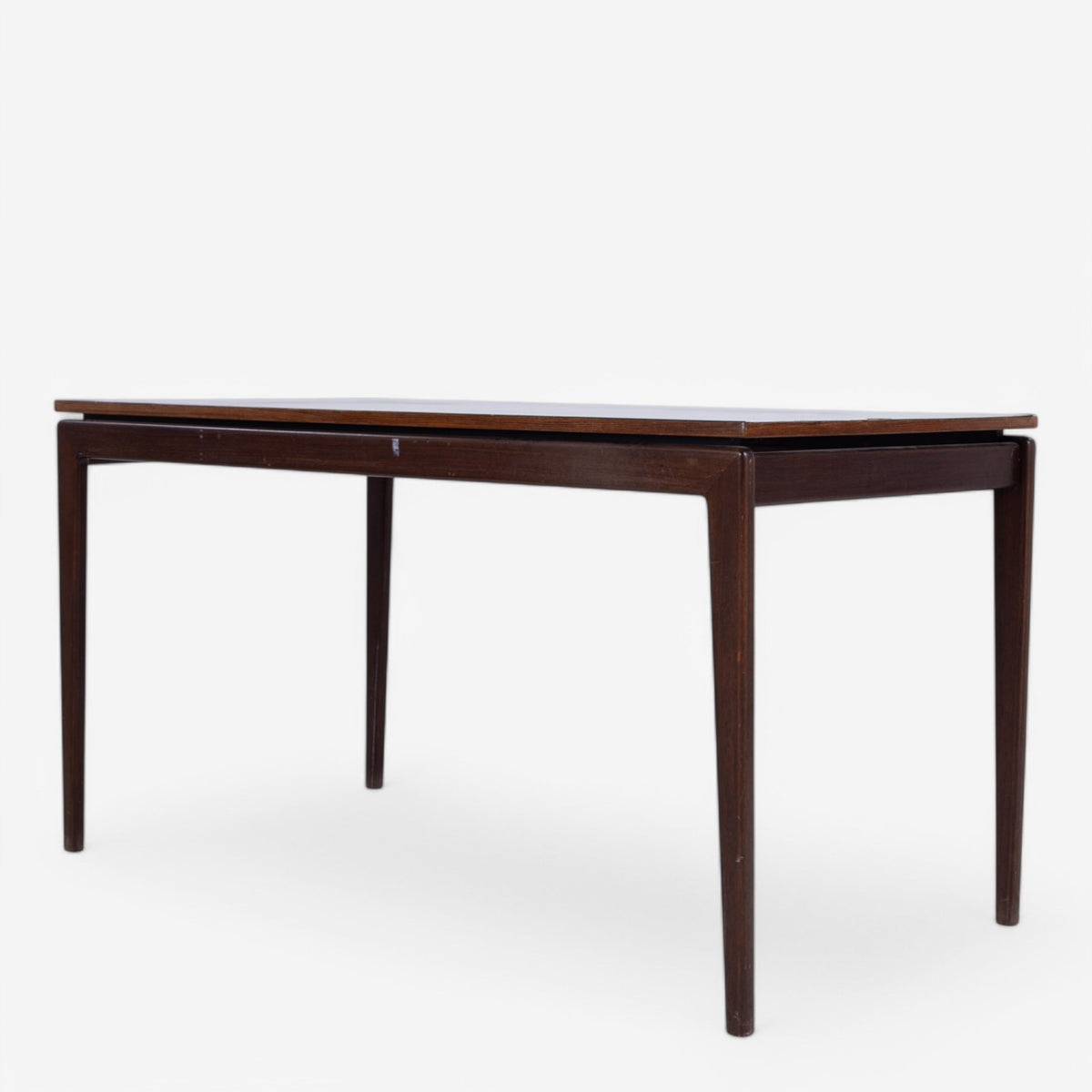 Dining table in rosewood