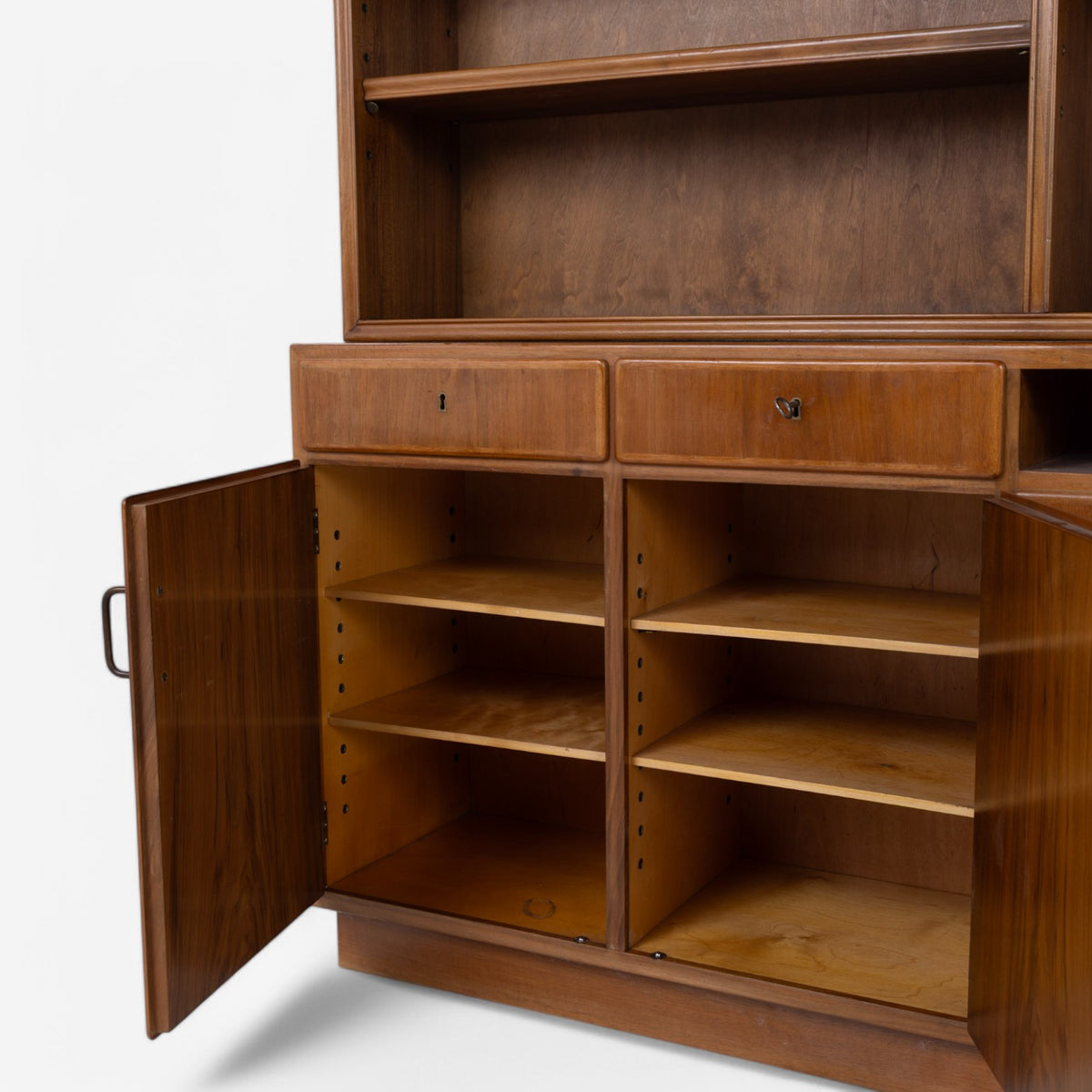 Shelving unit in walnut