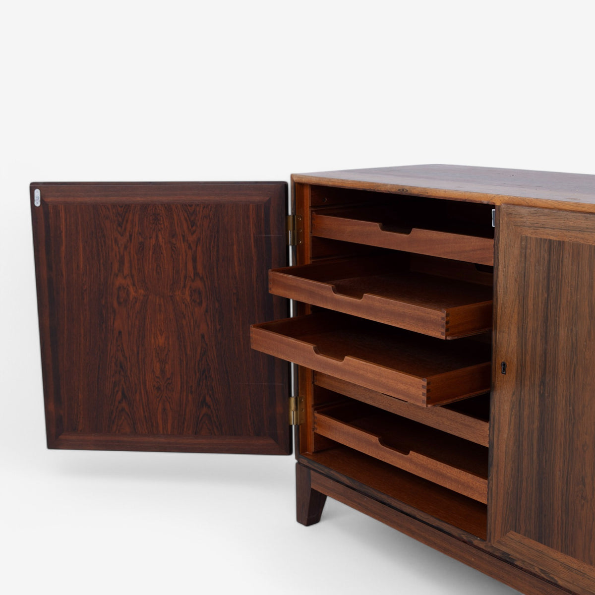 Cabinet in rosewood