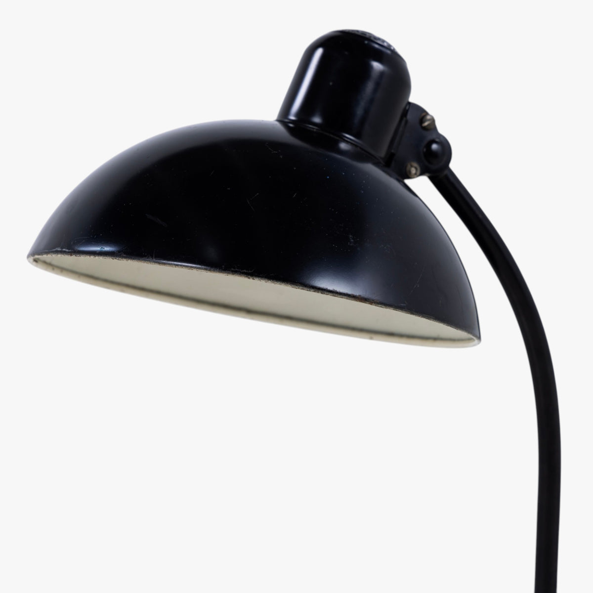 Bordlampe i sort metal