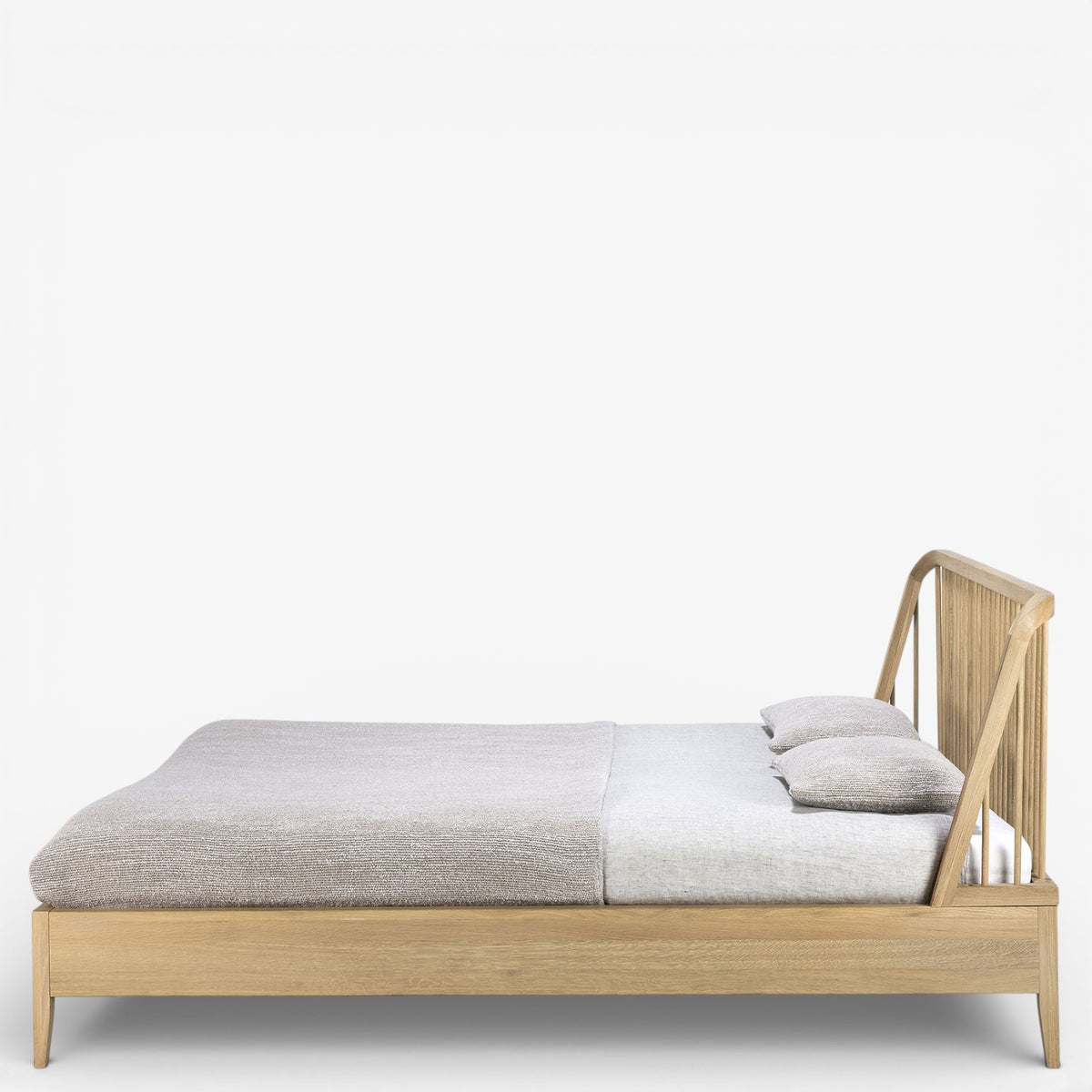 Oak Spindle' bed frame