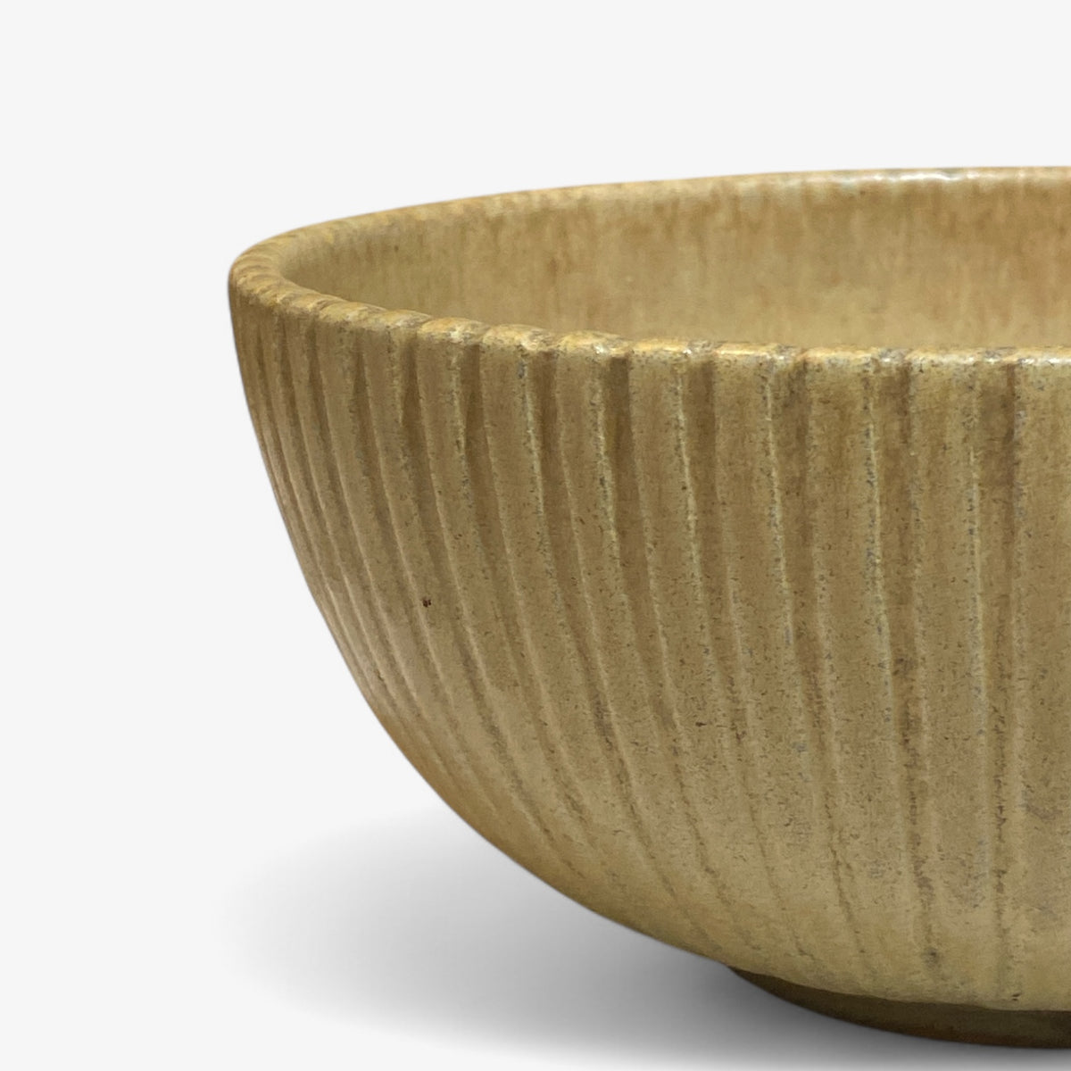 Bowl in fluted stoneware