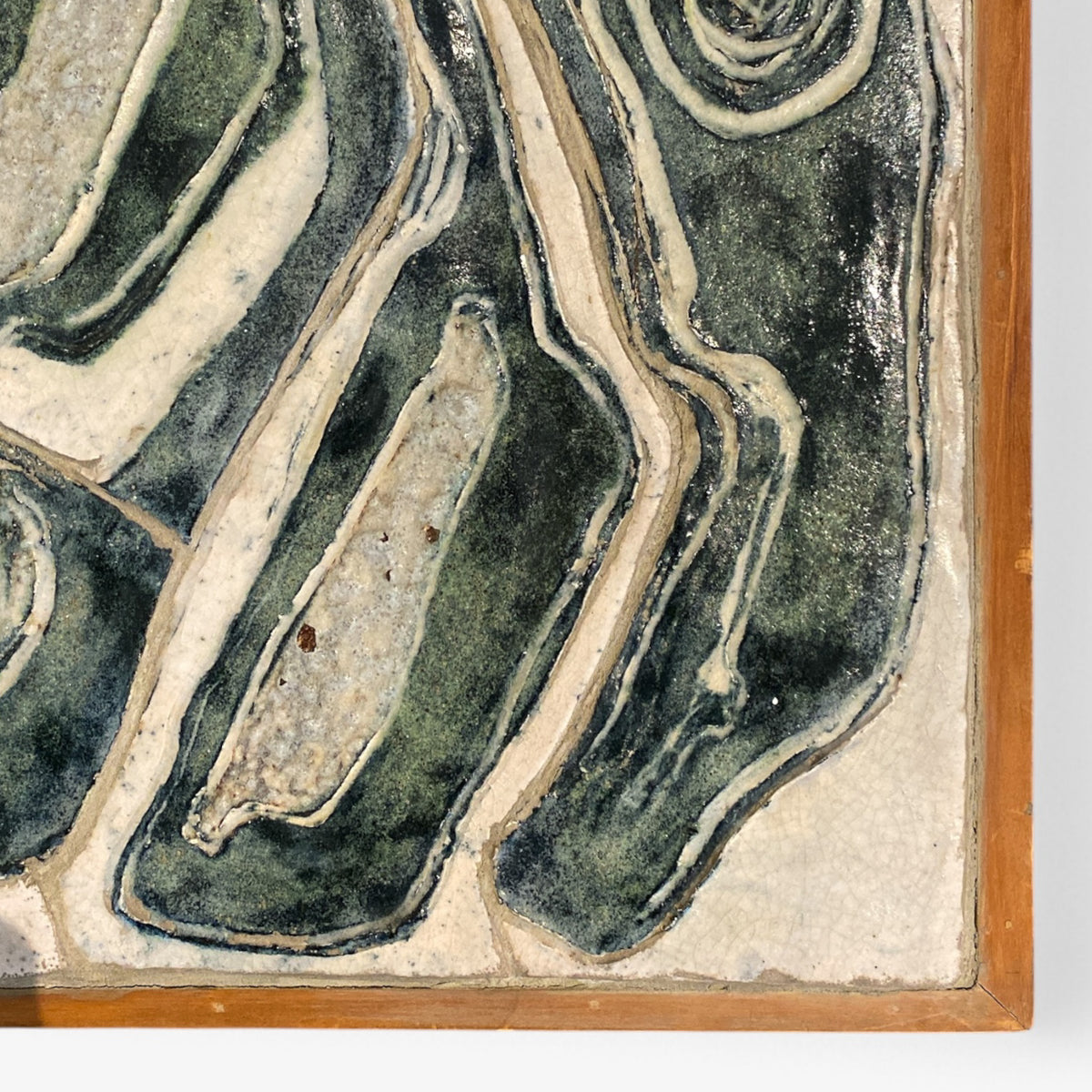 Relief in stoneware