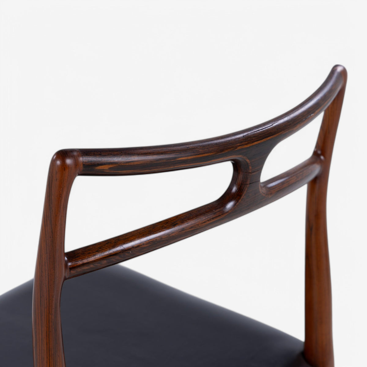 Dining chair in rosewood