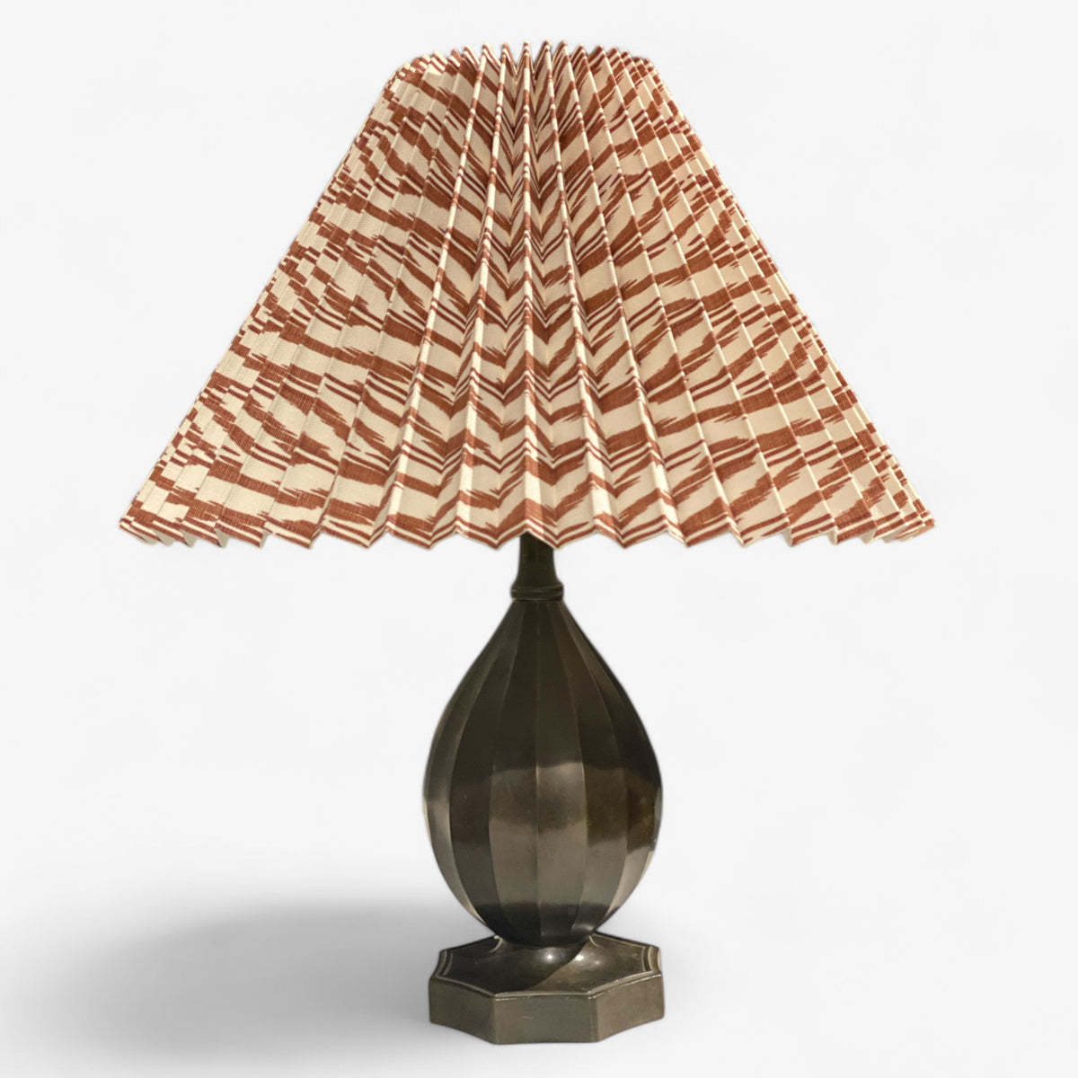 Table lamp in metal