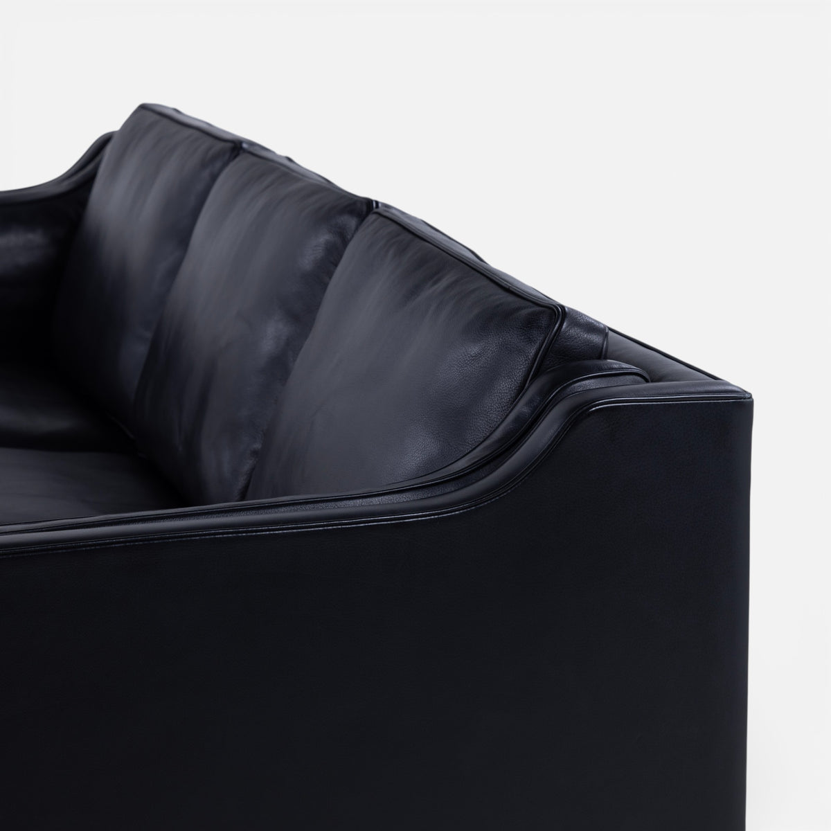 BM 2213 - 3-seater sofa in black leather