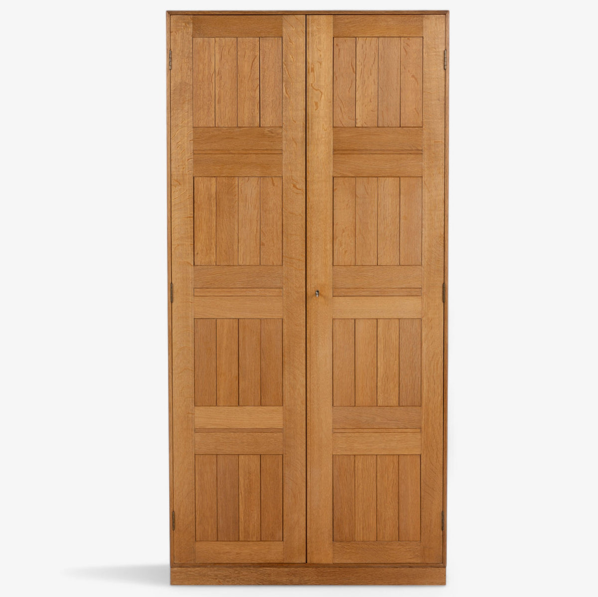 Tall cabinet in oak