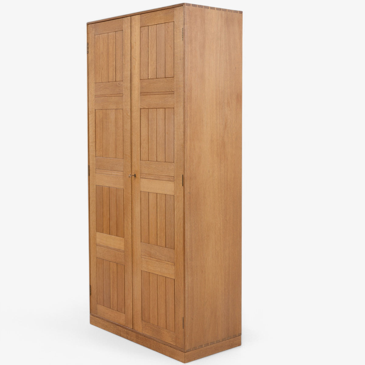 Tall cabinet in oak