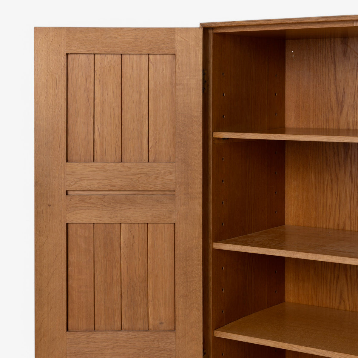Tall cabinet in oak
