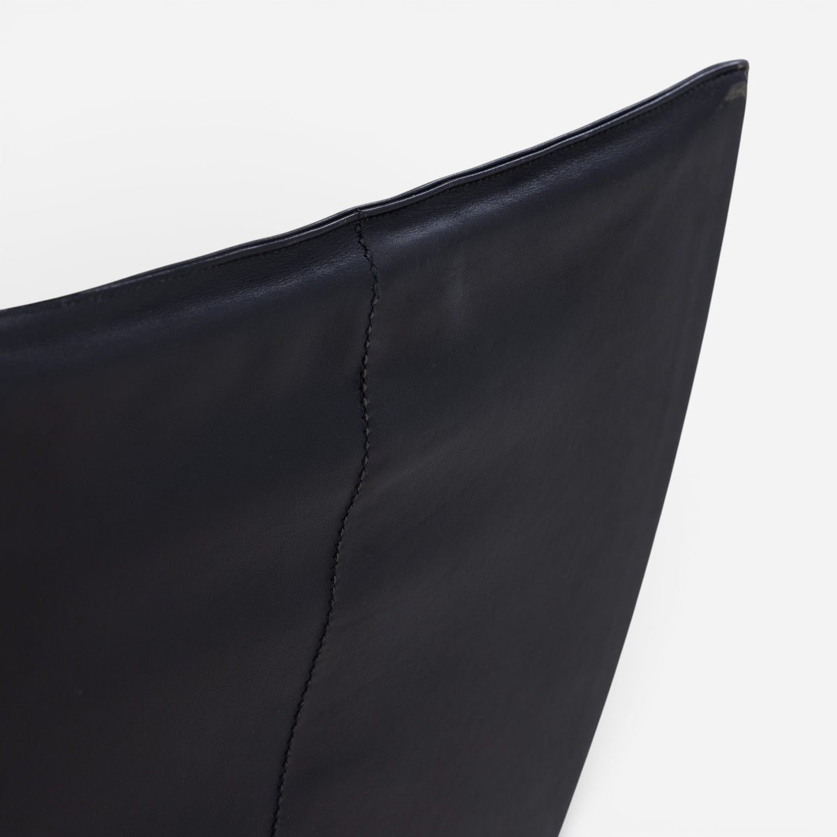 PK 22 - Easy chair in original leather