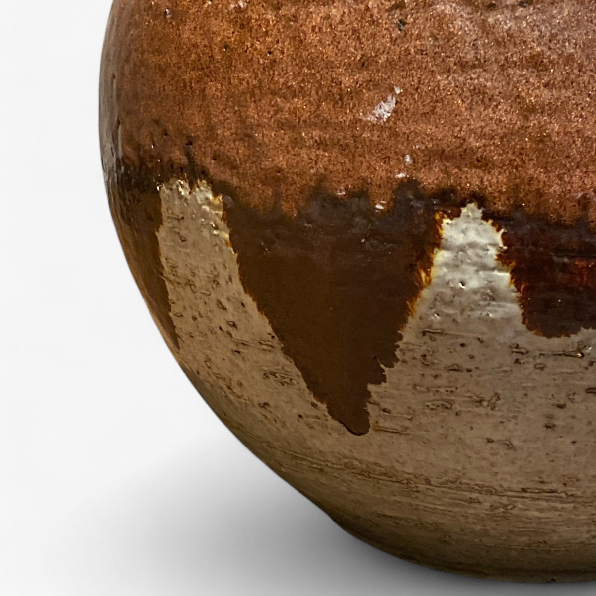Floor vase in stoneware with handle