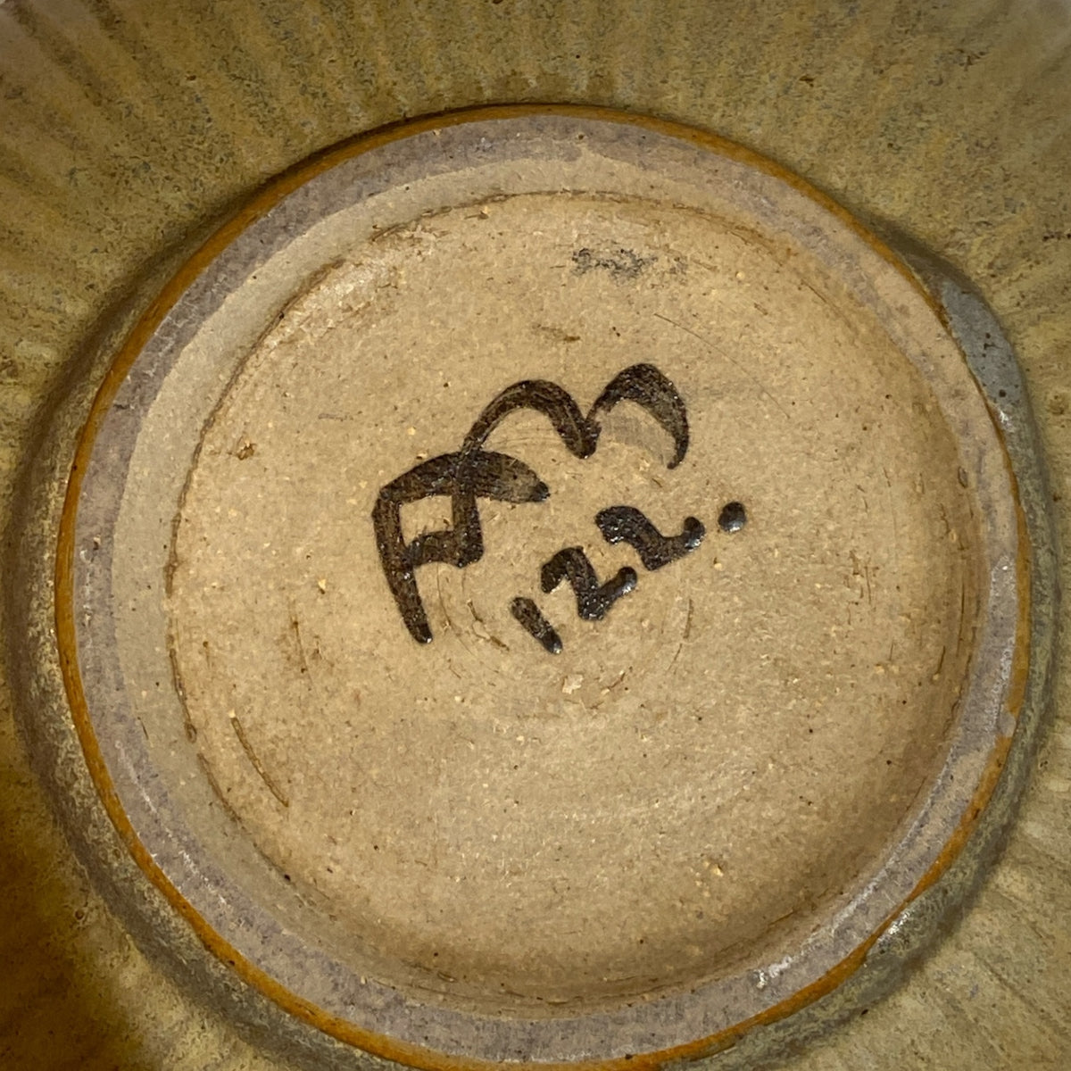 Bowl in fluted stoneware