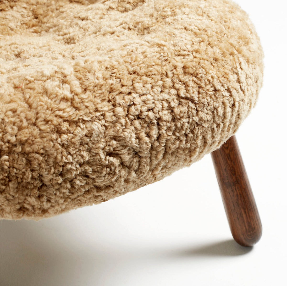 Clam Chair in smoked oak