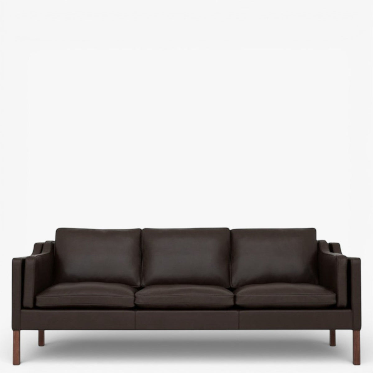 BM 2213 - Ompolstret 3 pers. sofa i dækfarvet læder (Mocca)