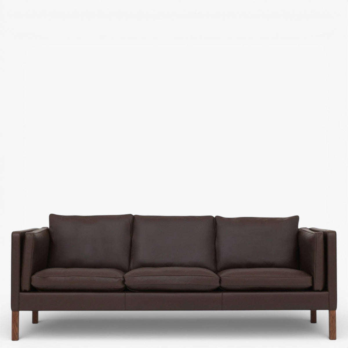 BM 2333 – Ompolstret 3 pers. sofa i anilinlæder (Mocca)