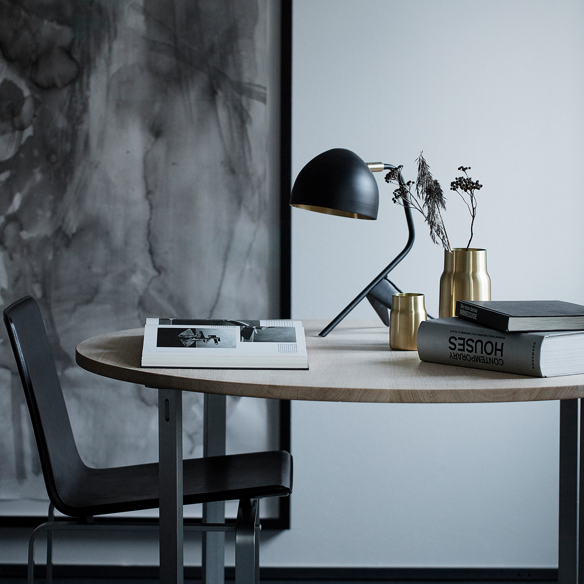 Studio 1 - Table lamp in metal (grey)