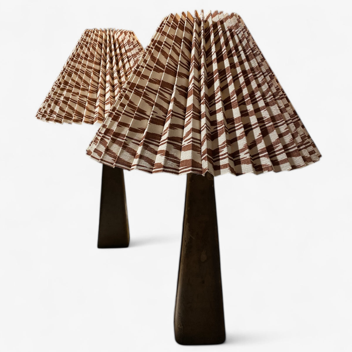 Pair of table lamps in leather