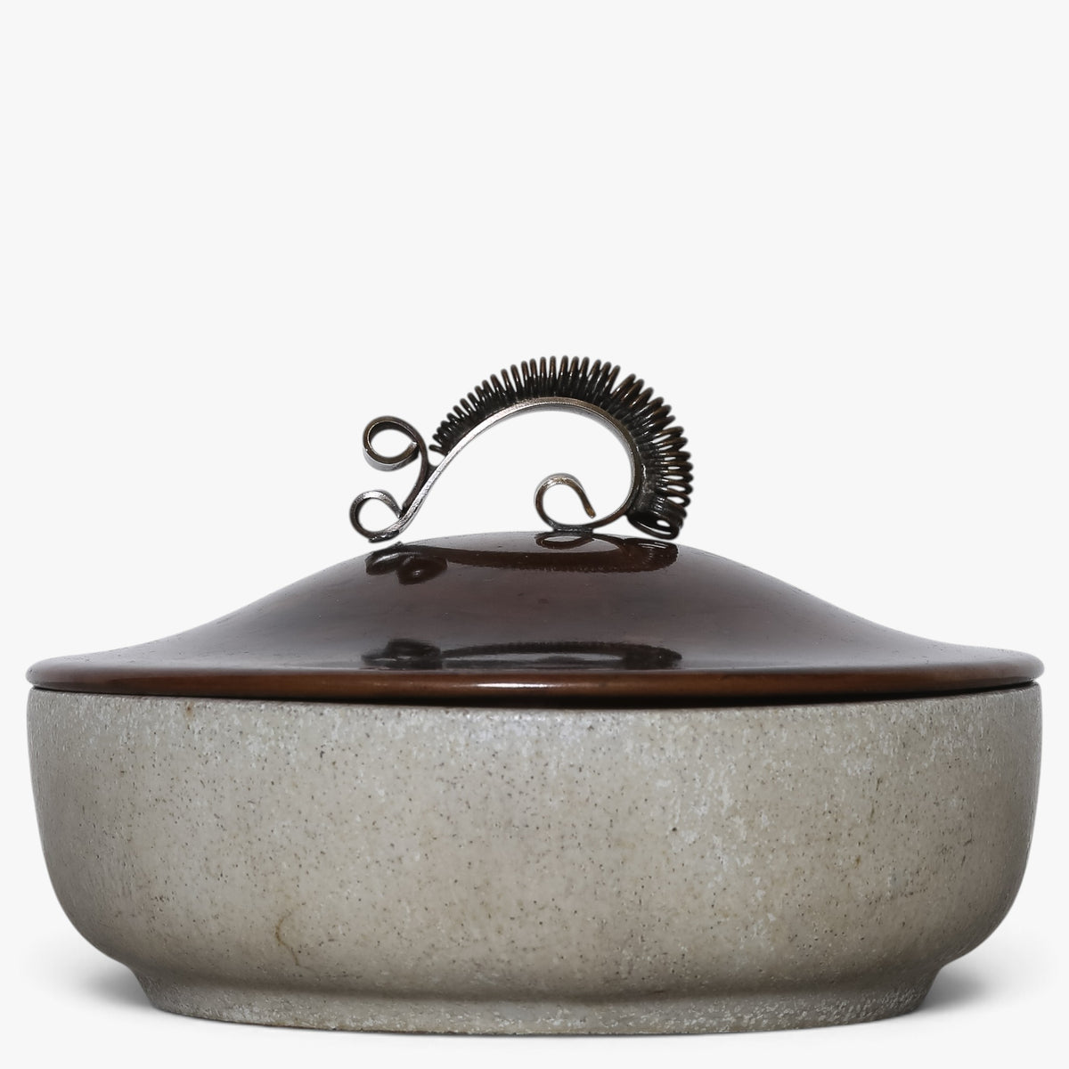 Lidded jar in stoneware