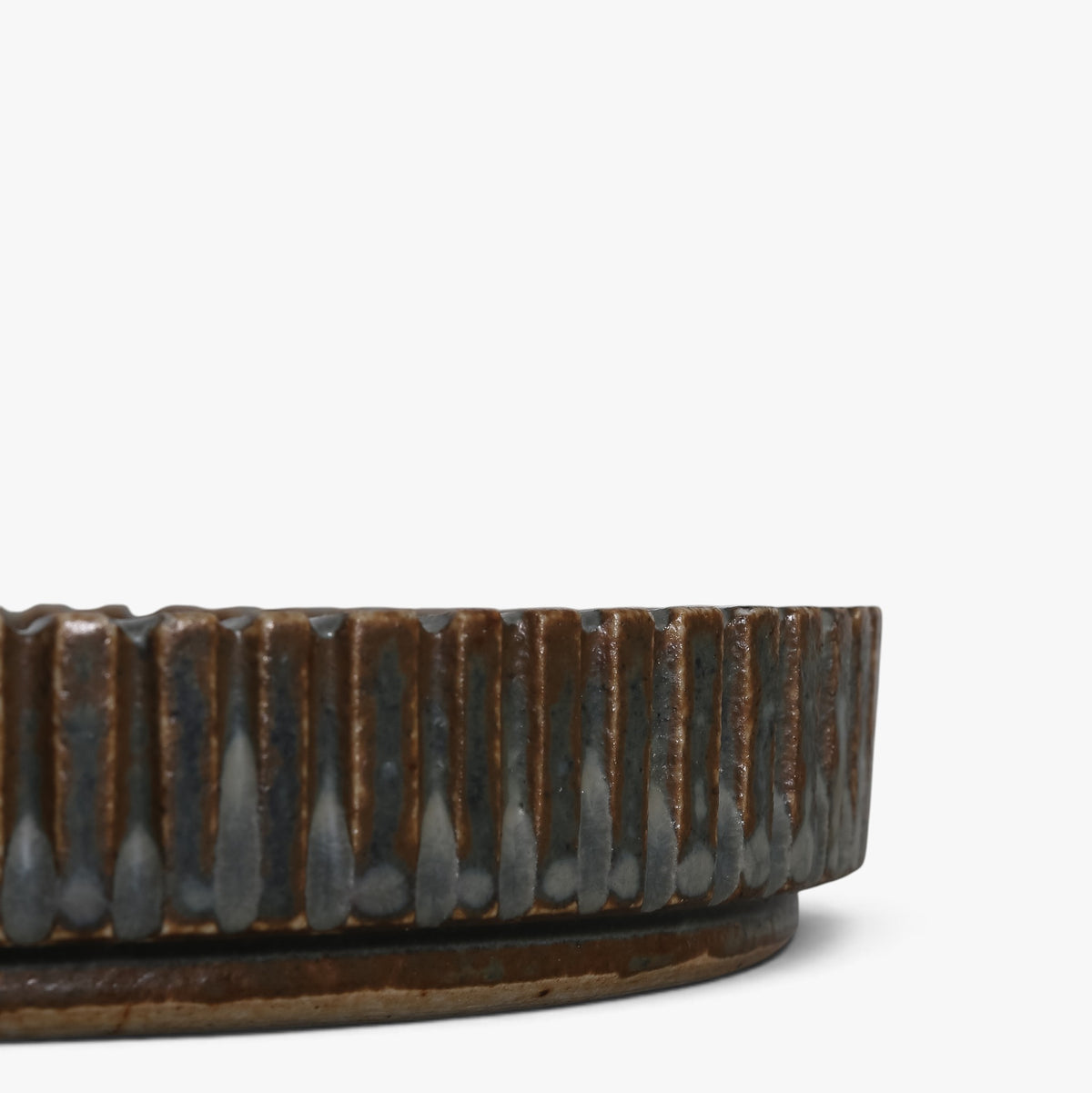 Dish in stoneware