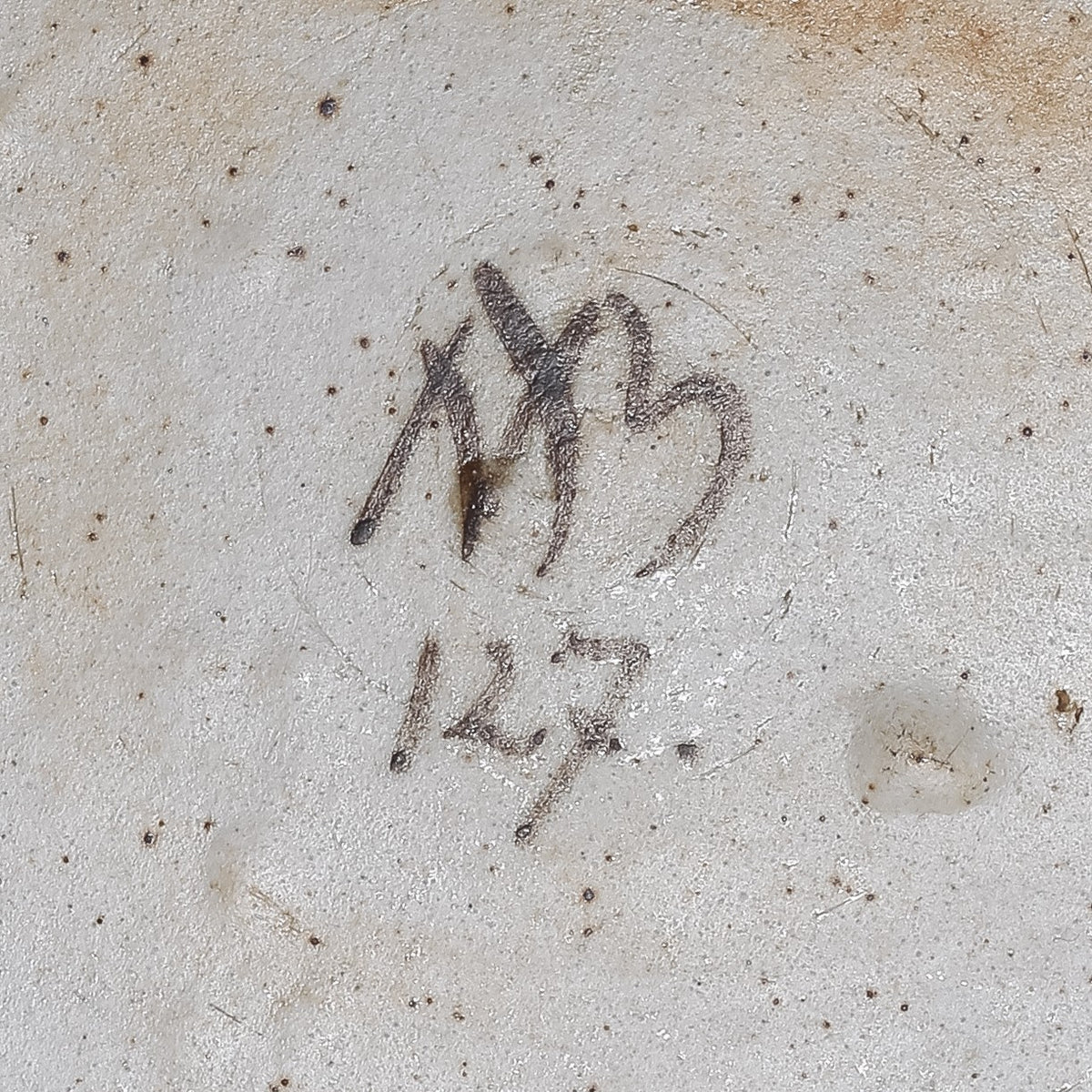 Dish in stoneware