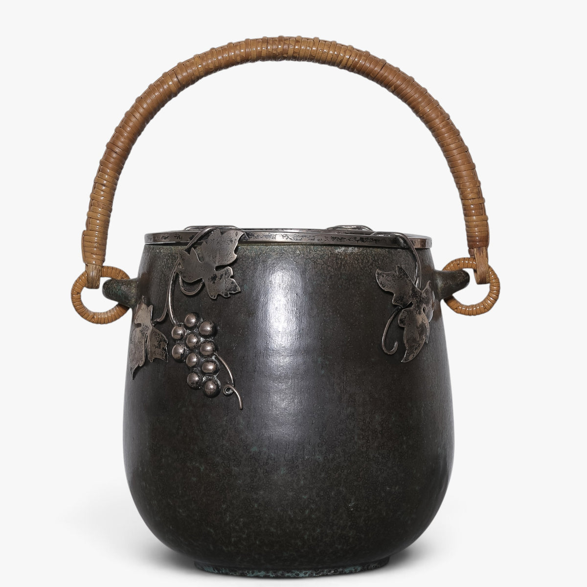 Ice bucket in stoneware