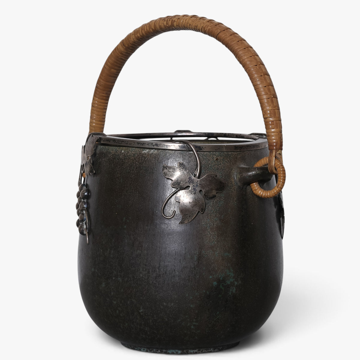 Ice bucket in stoneware