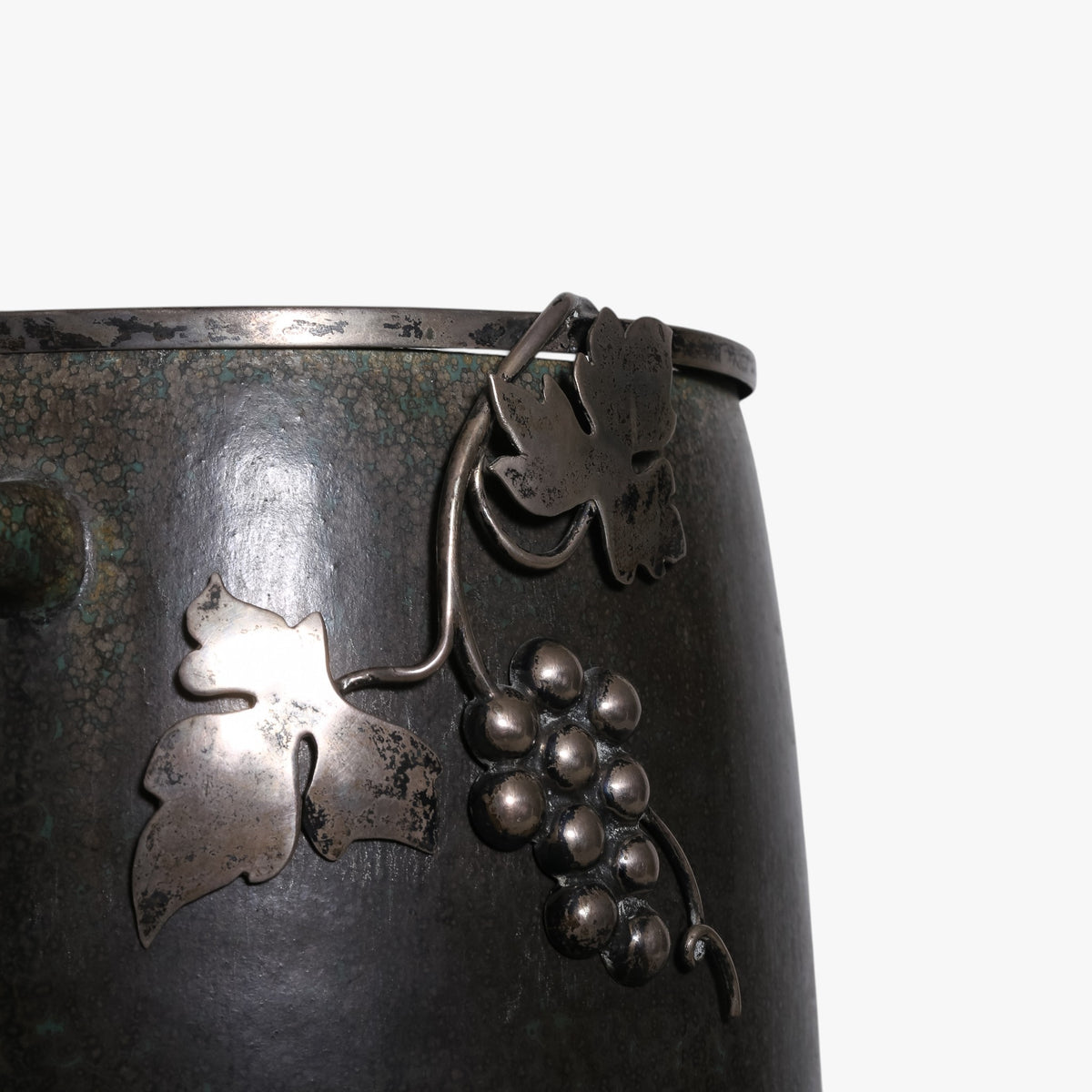 Ice bucket in stoneware