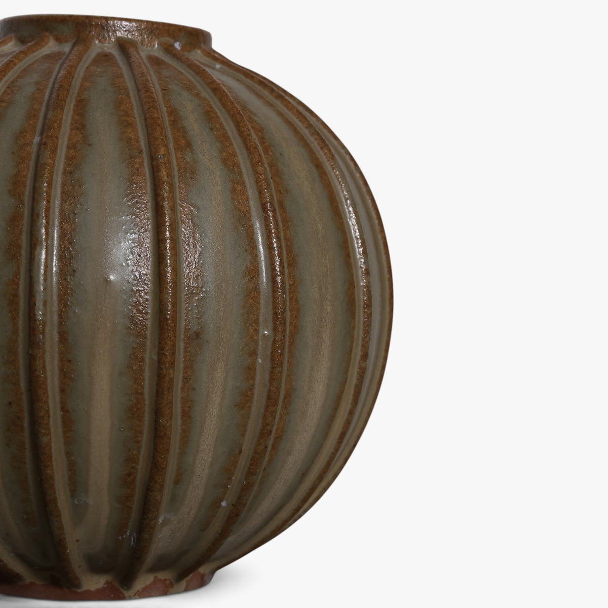 Vase in stoneware