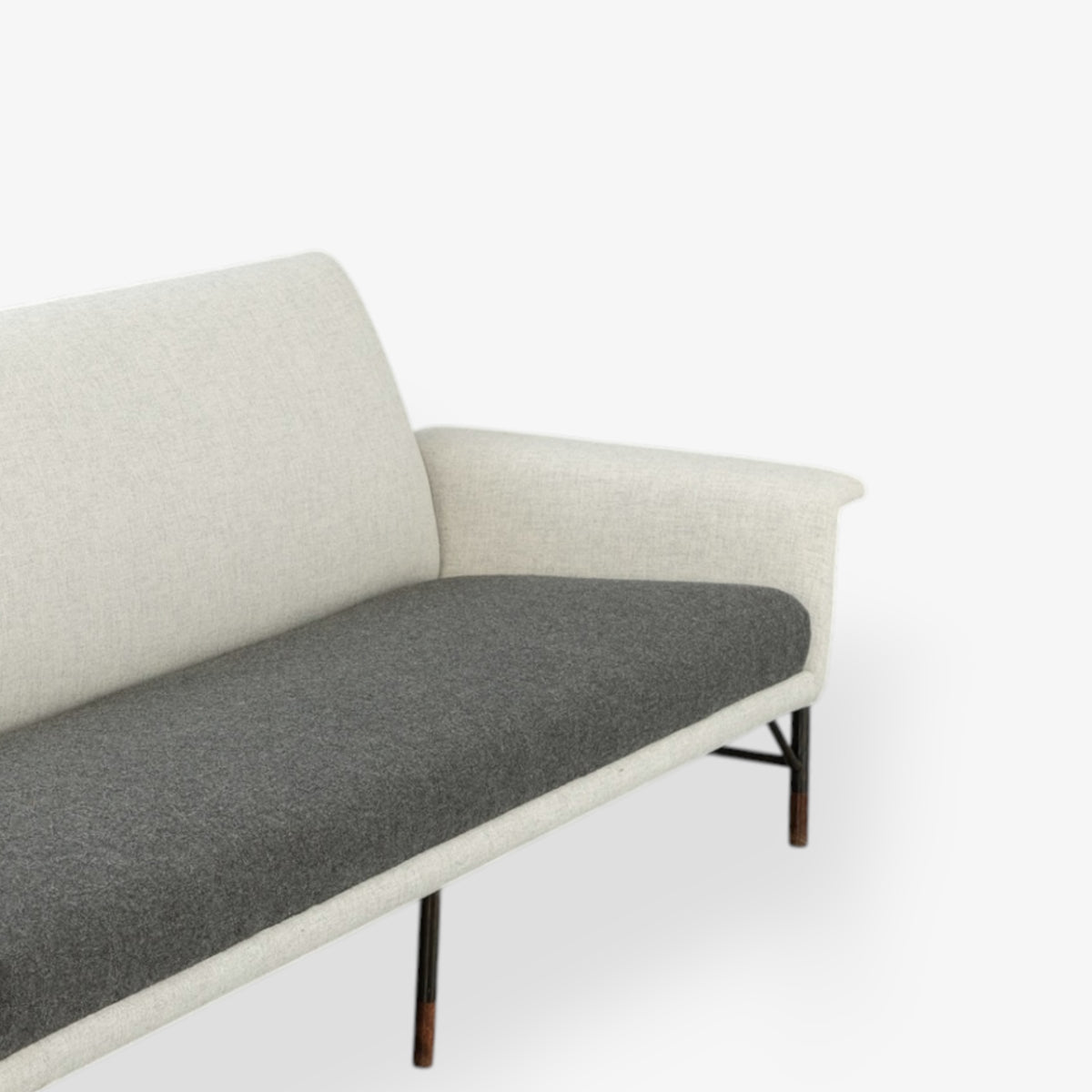 FJ 56 - 4 seater sofa in textile