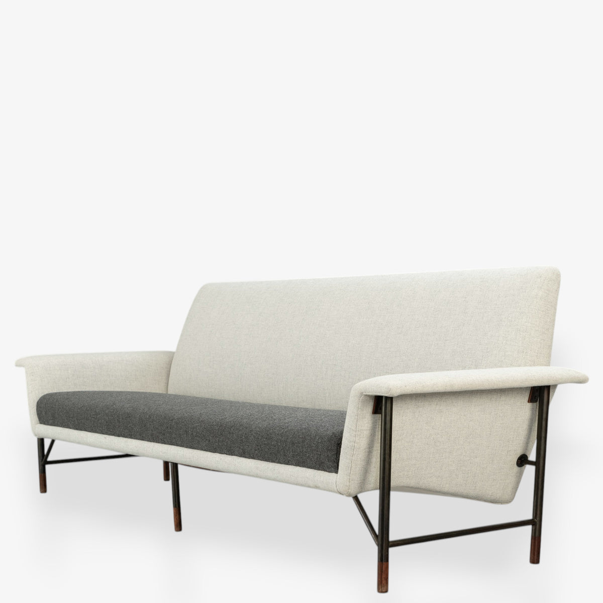 FJ 56 - 4 seater sofa in textile