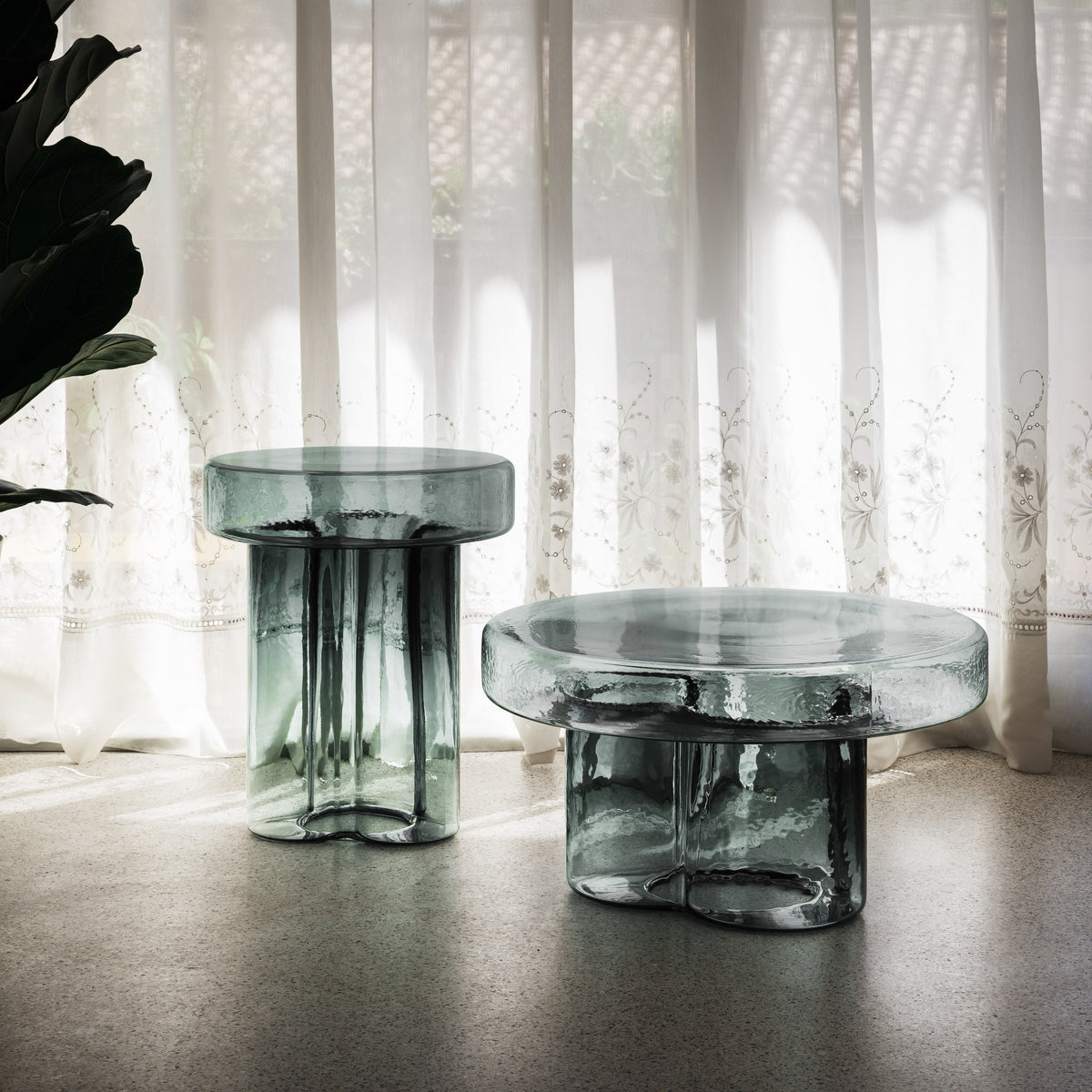 Large glass 'Soda' coffee table