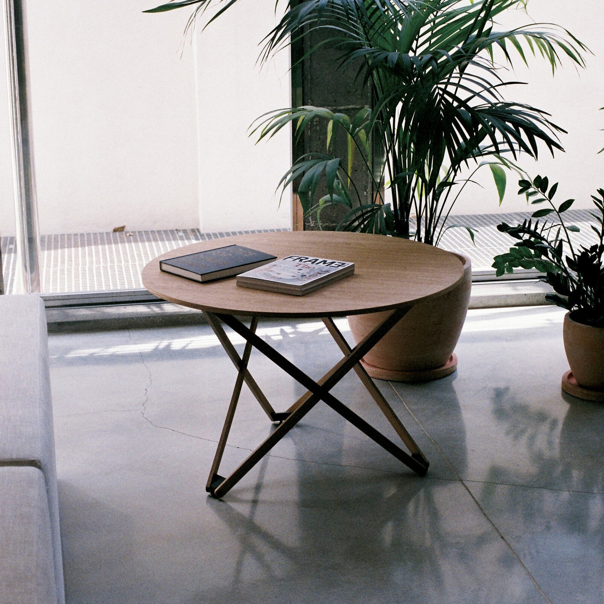 Subeybaja - Coffee & dining table in oak