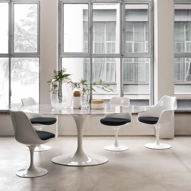 Tulip' dining chair in white