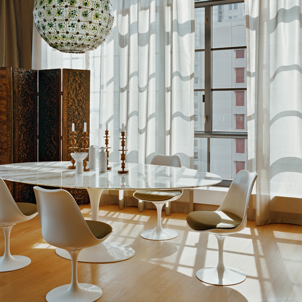 Tulip' dining chair in white