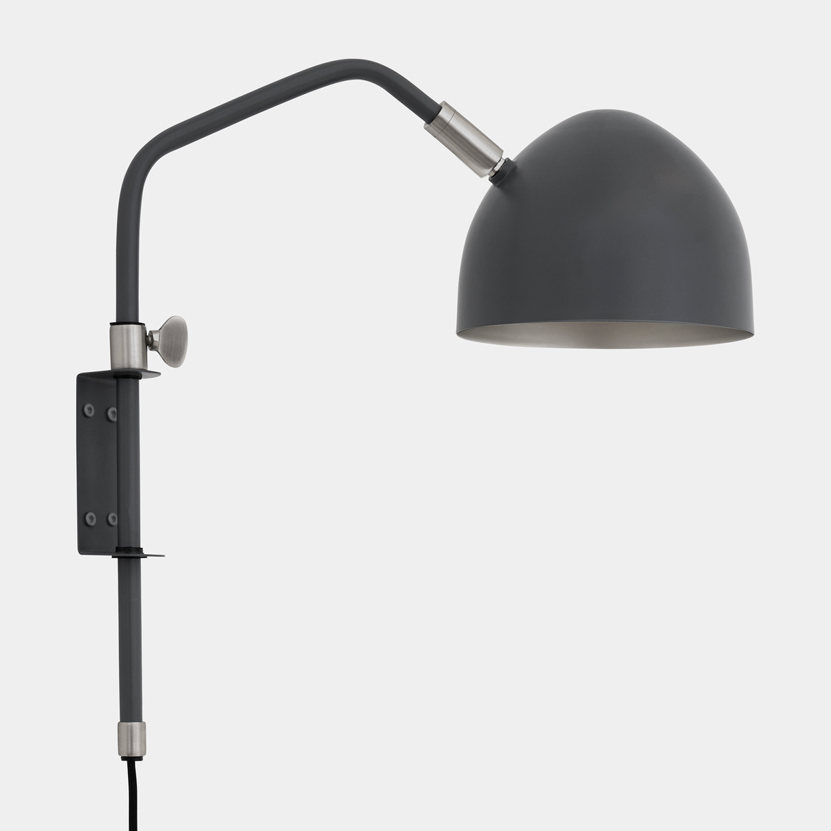 Studio - Wall light in metal (grey)