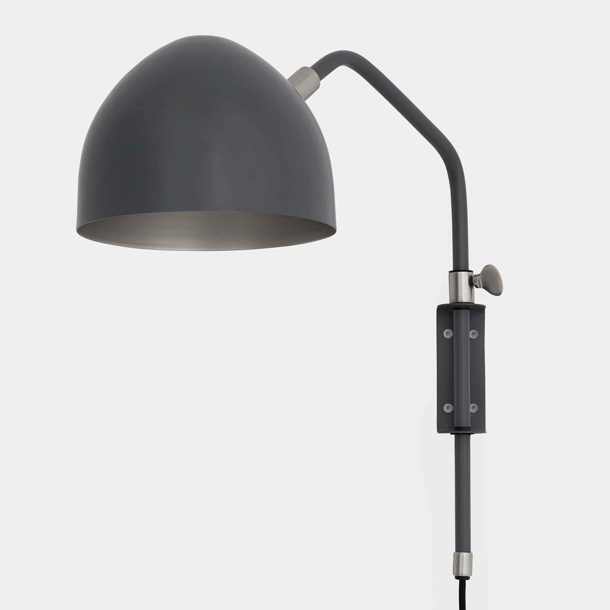 Studio - Wall light in metal (grey)
