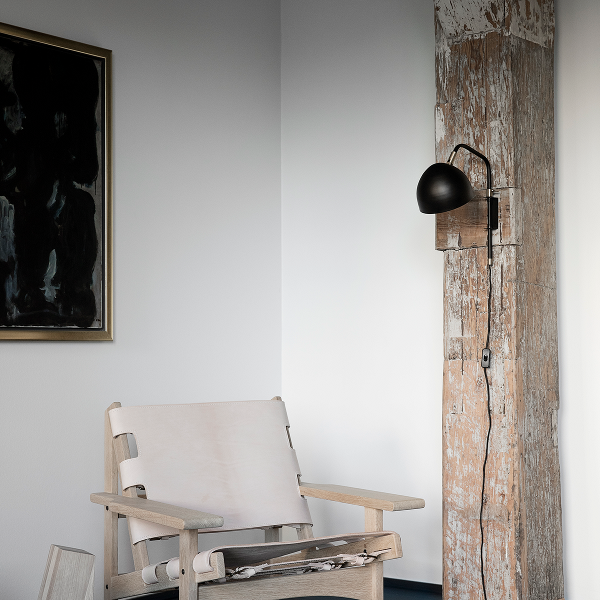 Studio - Wall light in metal (grey)