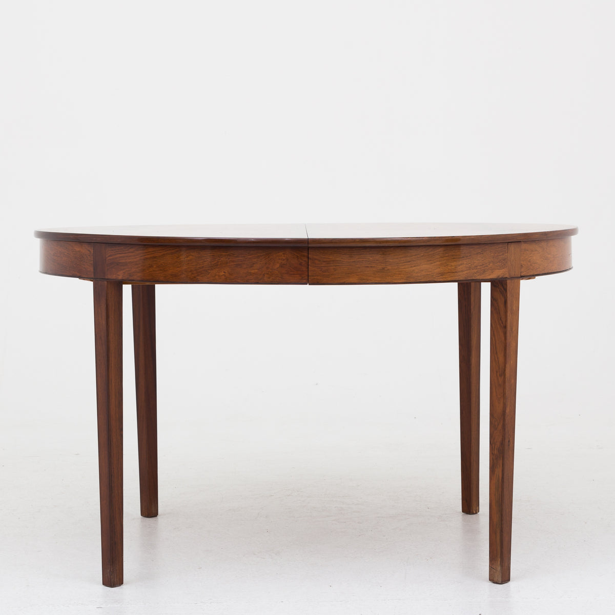 Dining table in rosewood